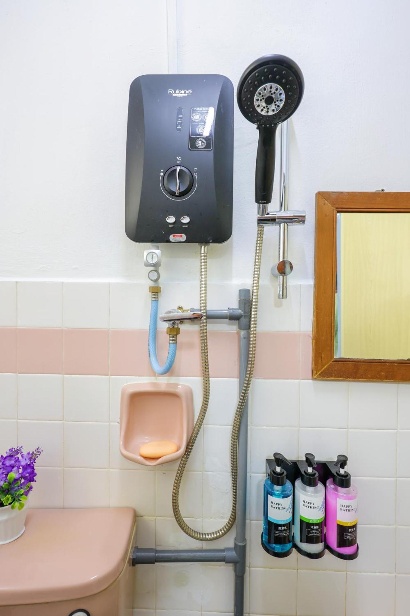 New! 3rooms 6-8pax Lucky Cat Apartment